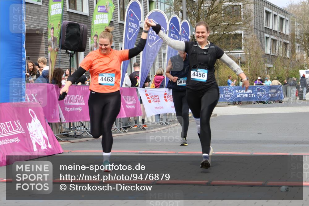 12.04.2026 - 45. Internationalen Wilhelmsburger Insellauf Strokosch-Dieckow http://msf.ph/oto/9476879 12.04.2026 13:31:10 Ziel 4456, 4463, 5815 meine-sportfotos.de