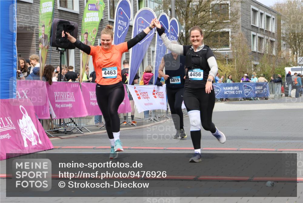 12.04.2026 - 45. Internationalen Wilhelmsburger Insellauf Strokosch-Dieckow http://msf.ph/oto/9476926 12.04.2026 13:31:10 Ziel 4456, 4463, 5815 meine-sportfotos.de