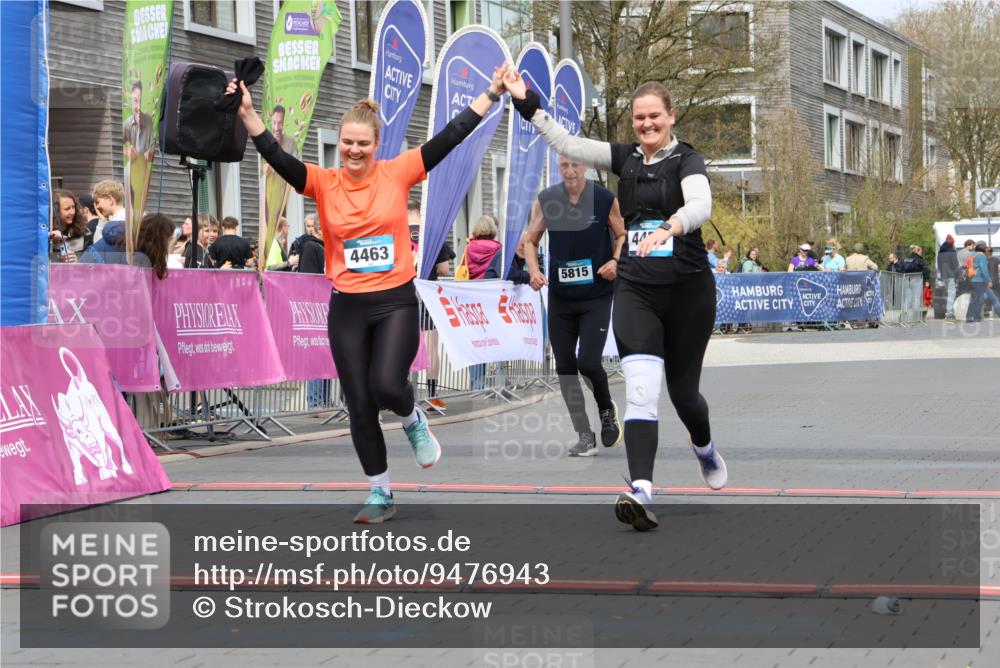 12.04.2026 - 45. Internationalen Wilhelmsburger Insellauf Strokosch-Dieckow http://msf.ph/oto/9476943 12.04.2026 13:31:10 Ziel 4456, 4463, 5815 meine-sportfotos.de