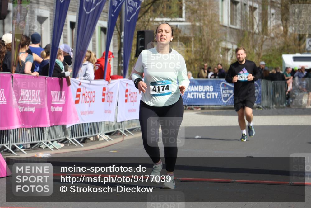 12.04.2026 - 45. Internationalen Wilhelmsburger Insellauf Strokosch-Dieckow http://msf.ph/oto/9477039 12.04.2026 11:36:35 Ziel 4174 meine-sportfotos.de