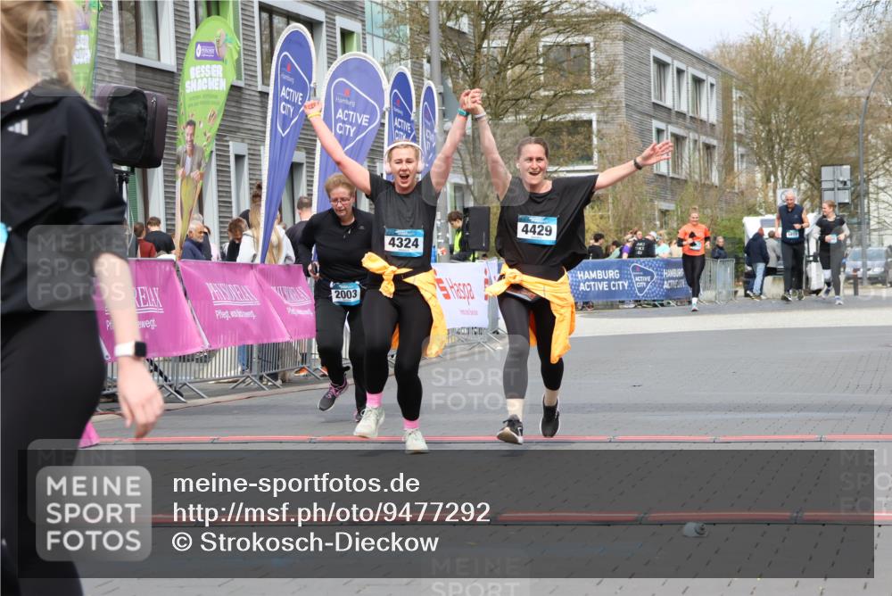 12.04.2026 - 45. Internationalen Wilhelmsburger Insellauf Strokosch-Dieckow http://msf.ph/oto/9477292 12.04.2026 13:31:00 Ziel 2514, 2515, 4324, 4429, 2003 meine-sportfotos.de