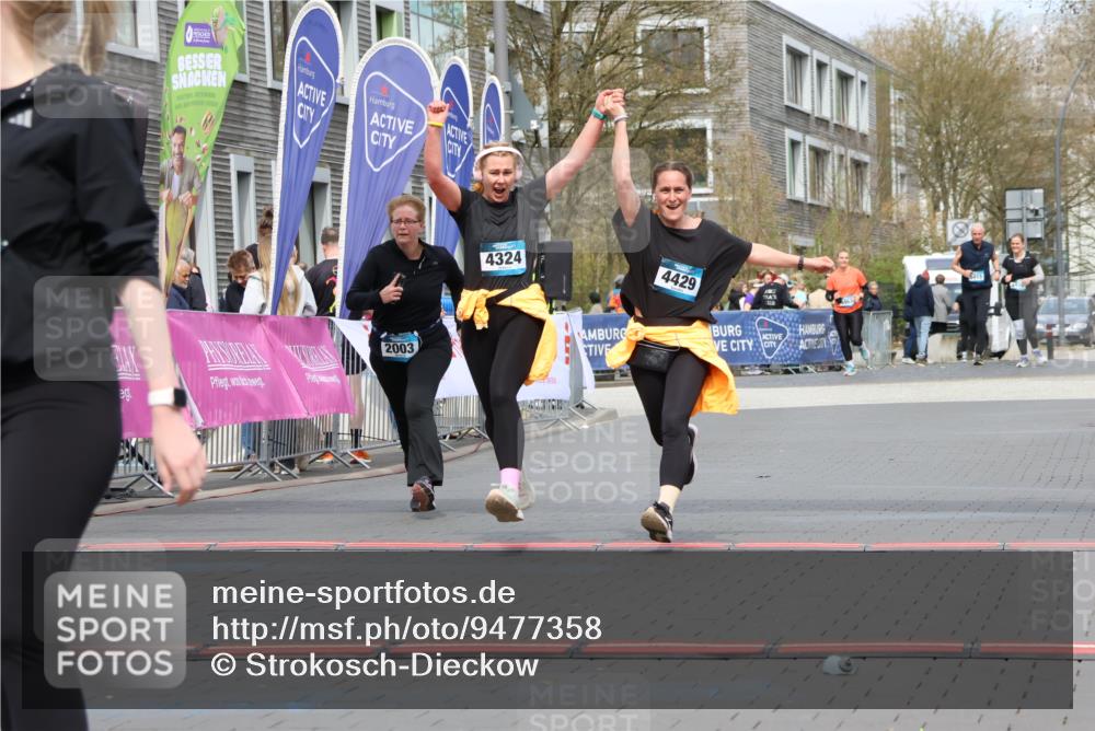 12.04.2026 - 45. Internationalen Wilhelmsburger Insellauf Strokosch-Dieckow http://msf.ph/oto/9477358 12.04.2026 13:30:59 Ziel 2514, 2515, 4324, 4429, 2003 meine-sportfotos.de