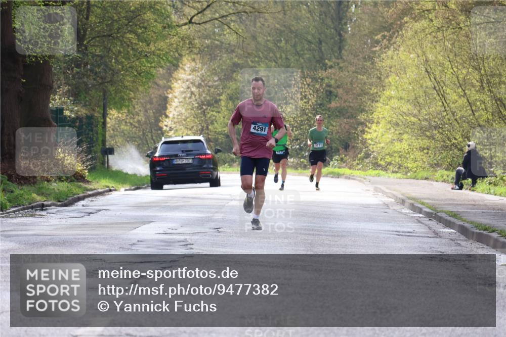 12.04.2026 - 45. Internationalen Wilhelmsburger Insellauf Yannick Fuchs http://msf.ph/oto/9477382 12.04.2026 10:12:53 Laufen 3, 2301, 4291, 27, 3771 meine-sportfotos.de