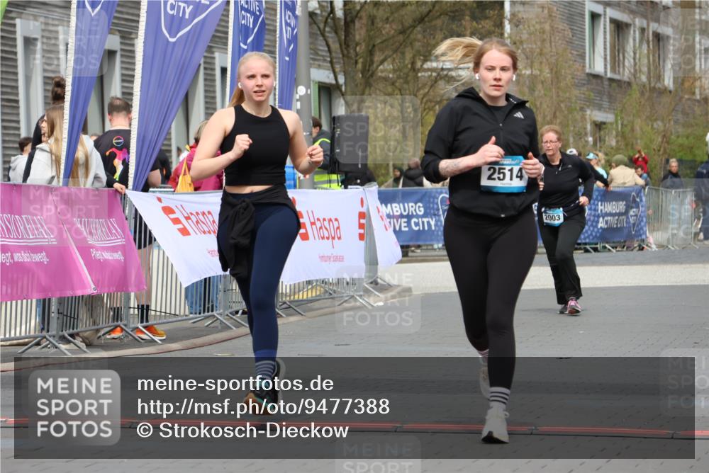 12.04.2026 - 45. Internationalen Wilhelmsburger Insellauf Strokosch-Dieckow http://msf.ph/oto/9477388 12.04.2026 13:30:56 Ziel 2514, 2515, 4324, 4429 meine-sportfotos.de