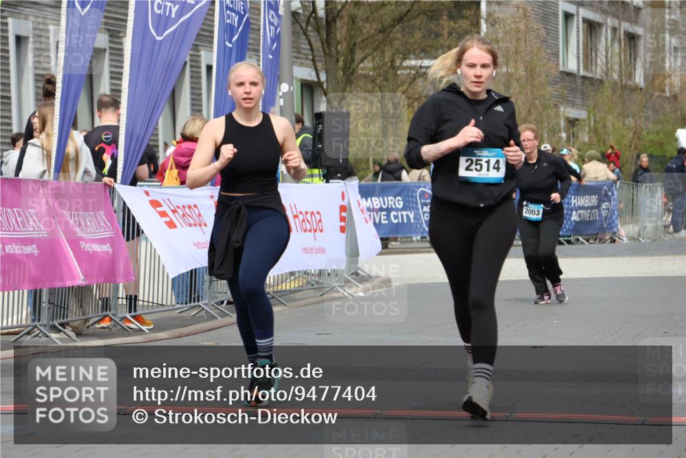 12.04.2026 - 45. Internationalen Wilhelmsburger Insellauf Strokosch-Dieckow http://msf.ph/oto/9477404 12.04.2026 13:30:56 Ziel 2514, 2515, 4324, 4429 meine-sportfotos.de