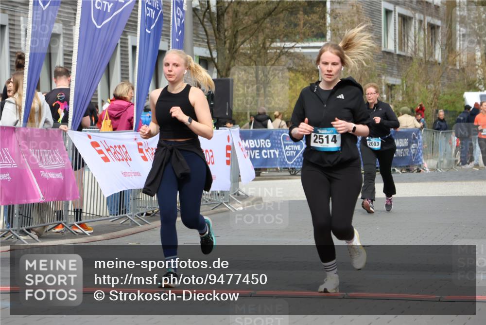 12.04.2026 - 45. Internationalen Wilhelmsburger Insellauf Strokosch-Dieckow http://msf.ph/oto/9477450 12.04.2026 13:30:56 Ziel 2514, 2515, 4324, 4429 meine-sportfotos.de