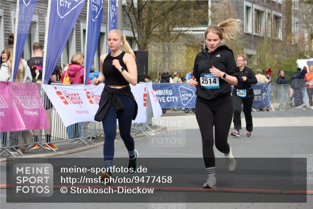 12.04.2026 - 45. Internationalen Wilhelmsburger Insellauf Strokosch-Dieckow http://msf.ph/oto/9477458 12.04.2026 13:30:55 Ziel 2514, 2515 meine-sportfotos.de