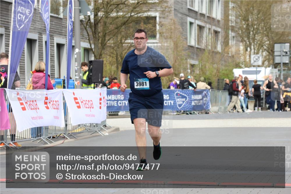12.04.2026 - 45. Internationalen Wilhelmsburger Insellauf Strokosch-Dieckow http://msf.ph/oto/9477477 12.04.2026 13:30:42 Ziel 5241, 3981 meine-sportfotos.de
