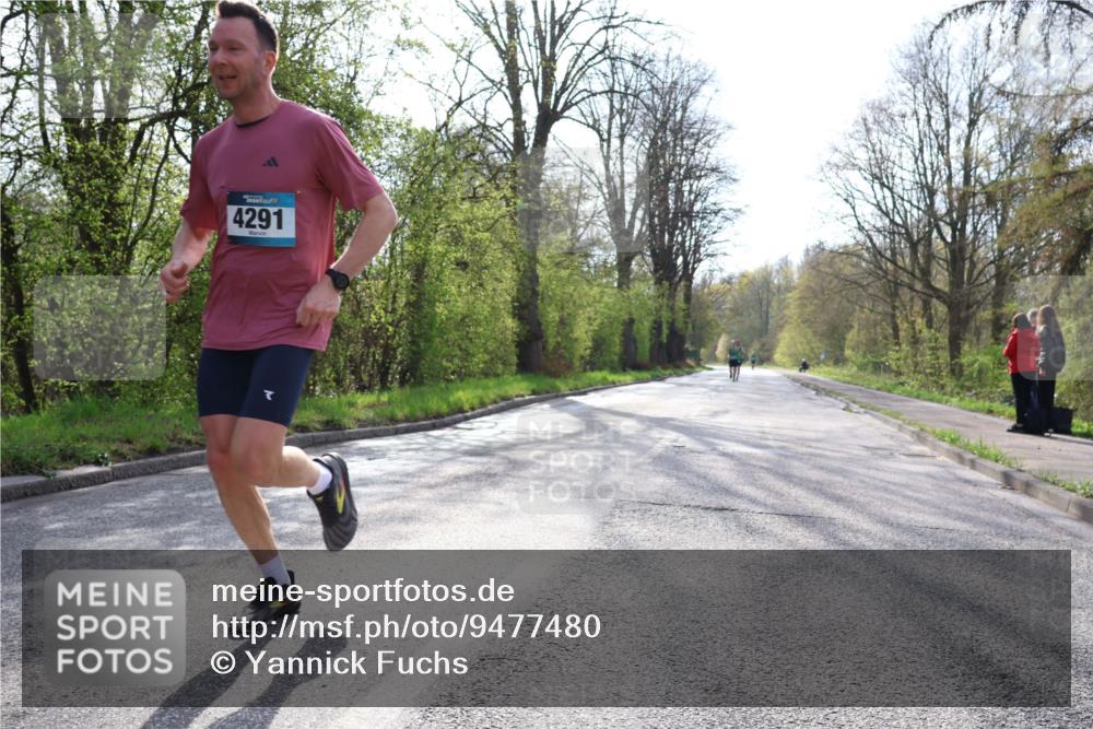 12.04.2026 - 45. Internationalen Wilhelmsburger Insellauf Yannick Fuchs http://msf.ph/oto/9477480 12.04.2026 10:13:03 Laufen 4291 meine-sportfotos.de