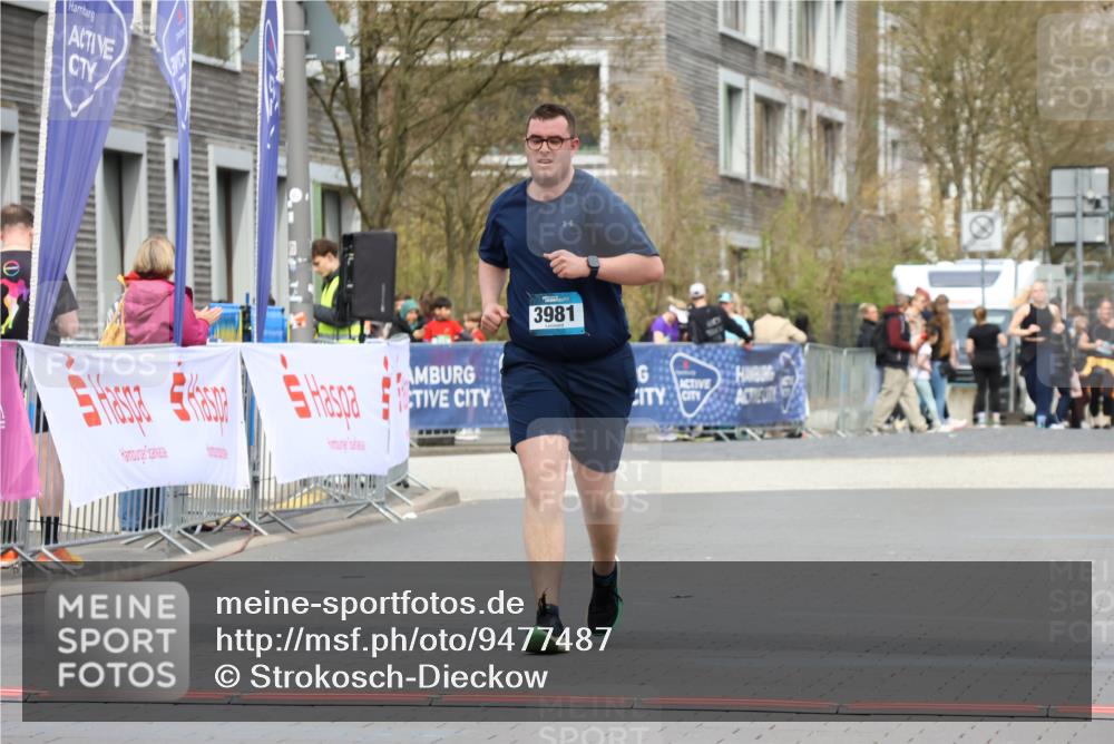 12.04.2026 - 45. Internationalen Wilhelmsburger Insellauf Strokosch-Dieckow http://msf.ph/oto/9477487 12.04.2026 13:30:42 Ziel 5241, 3981 meine-sportfotos.de