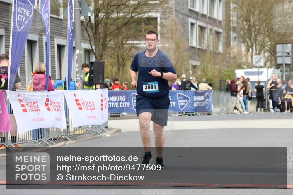 12.04.2026 - 45. Internationalen Wilhelmsburger Insellauf Strokosch-Dieckow http://msf.ph/oto/9477509 12.04.2026 13:30:42 Ziel 5241, 3981 meine-sportfotos.de