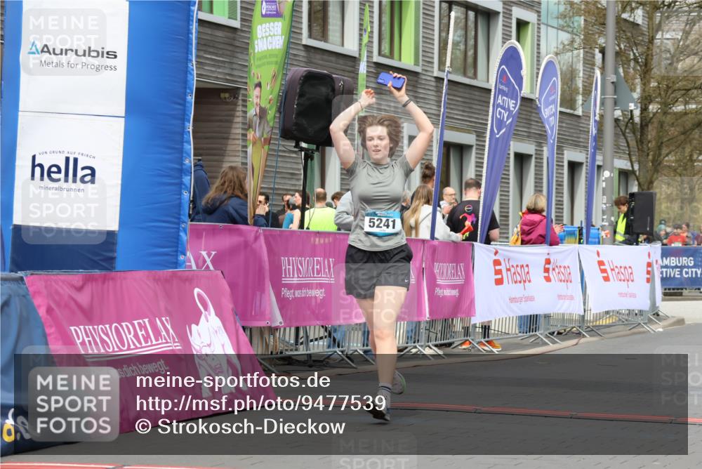 12.04.2026 - 45. Internationalen Wilhelmsburger Insellauf Strokosch-Dieckow http://msf.ph/oto/9477539 12.04.2026 13:30:39 Ziel 5241 meine-sportfotos.de