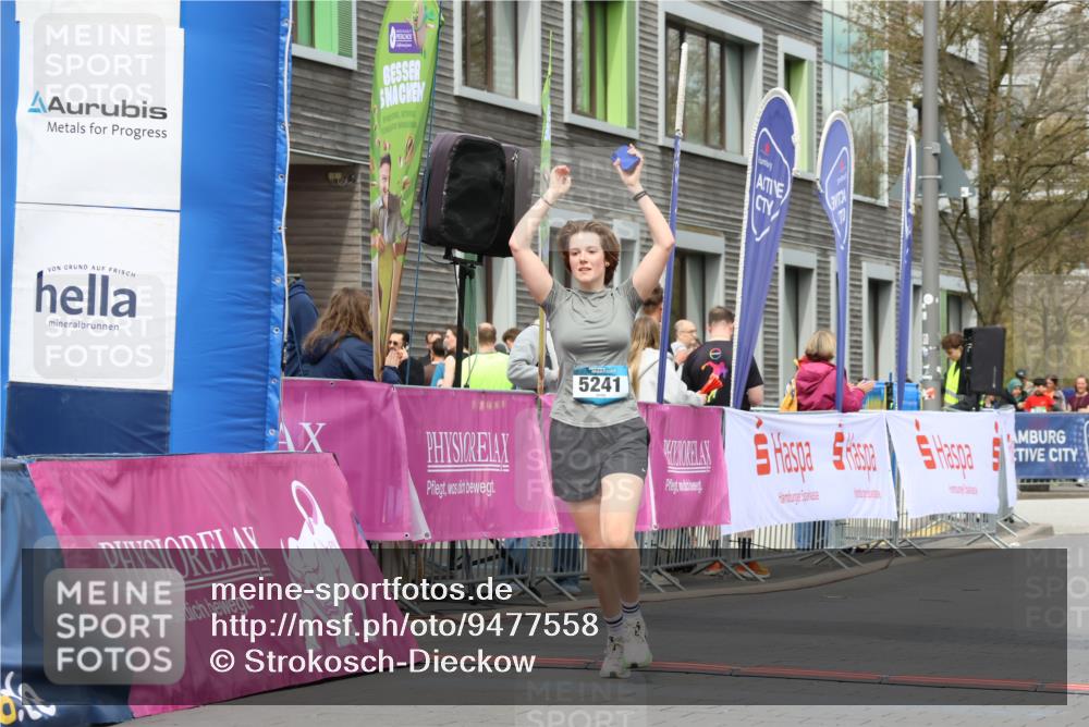 12.04.2026 - 45. Internationalen Wilhelmsburger Insellauf Strokosch-Dieckow http://msf.ph/oto/9477558 12.04.2026 13:30:39 Ziel 5241 meine-sportfotos.de
