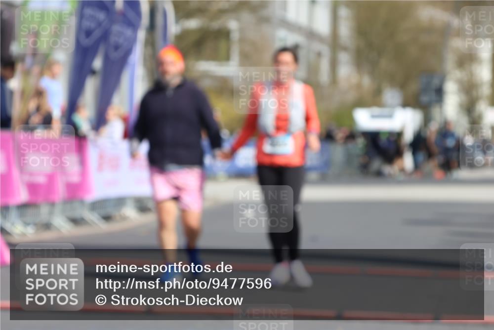 12.04.2026 - 45. Internationalen Wilhelmsburger Insellauf Strokosch-Dieckow http://msf.ph/oto/9477596 12.04.2026 11:38:45 Ziel 5655, 5656 meine-sportfotos.de