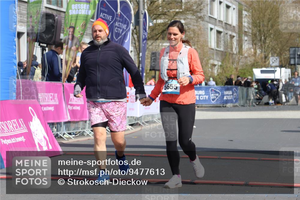 12.04.2026 - 45. Internationalen Wilhelmsburger Insellauf Strokosch-Dieckow http://msf.ph/oto/9477613 12.04.2026 11:38:46 Ziel 5655, 5656 meine-sportfotos.de