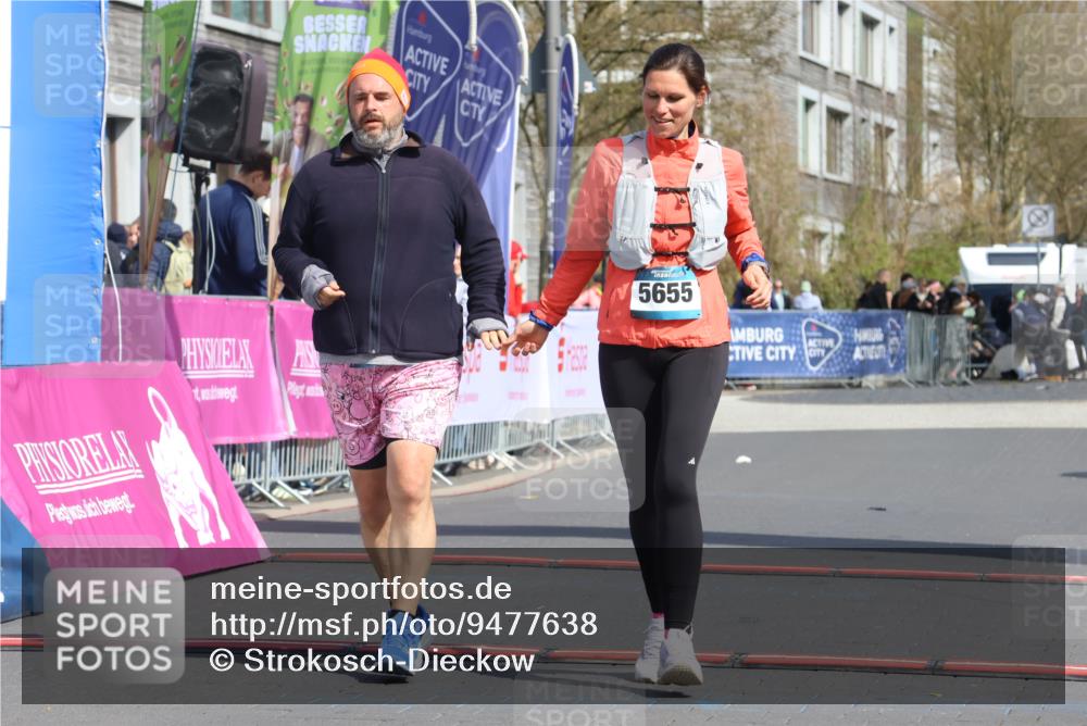 12.04.2026 - 45. Internationalen Wilhelmsburger Insellauf Strokosch-Dieckow http://msf.ph/oto/9477638 12.04.2026 11:38:47 Ziel 5655, 5656 meine-sportfotos.de