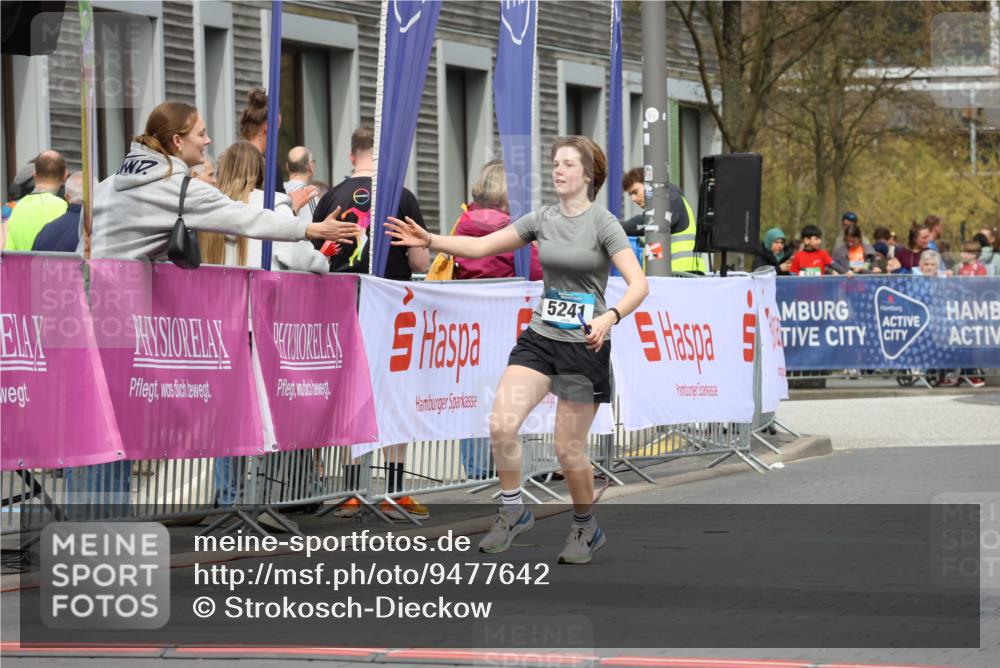 12.04.2026 - 45. Internationalen Wilhelmsburger Insellauf Strokosch-Dieckow http://msf.ph/oto/9477642 12.04.2026 13:30:36 Ziel 5241 meine-sportfotos.de