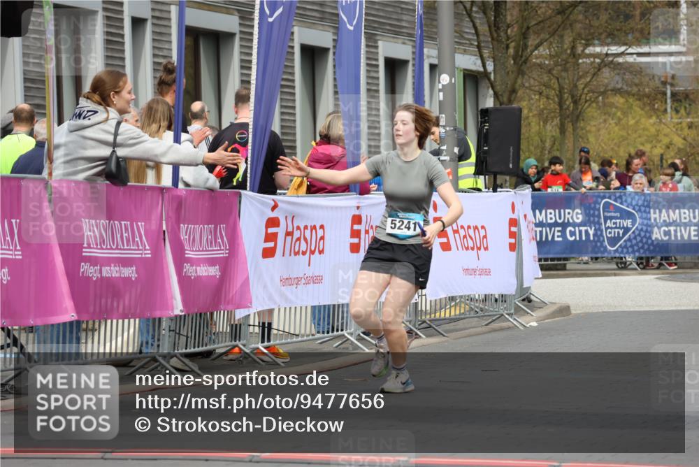 12.04.2026 - 45. Internationalen Wilhelmsburger Insellauf Strokosch-Dieckow http://msf.ph/oto/9477656 12.04.2026 13:30:36 Ziel 5241 meine-sportfotos.de