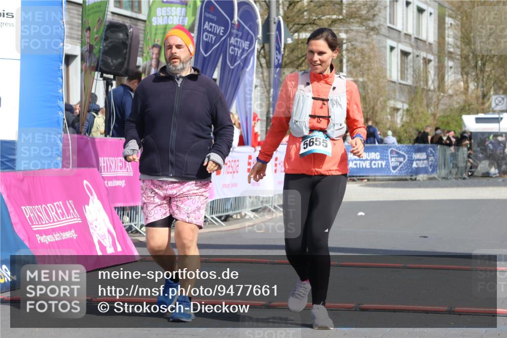 12.04.2026 - 45. Internationalen Wilhelmsburger Insellauf Strokosch-Dieckow http://msf.ph/oto/9477661 12.04.2026 11:38:47 Ziel 5655, 5656 meine-sportfotos.de