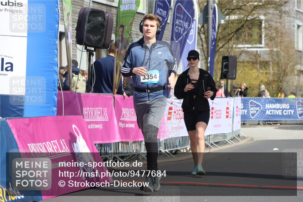 12.04.2026 - 45. Internationalen Wilhelmsburger Insellauf Strokosch-Dieckow http://msf.ph/oto/9477684 12.04.2026 11:39:05 Ziel 3354, 2955 meine-sportfotos.de