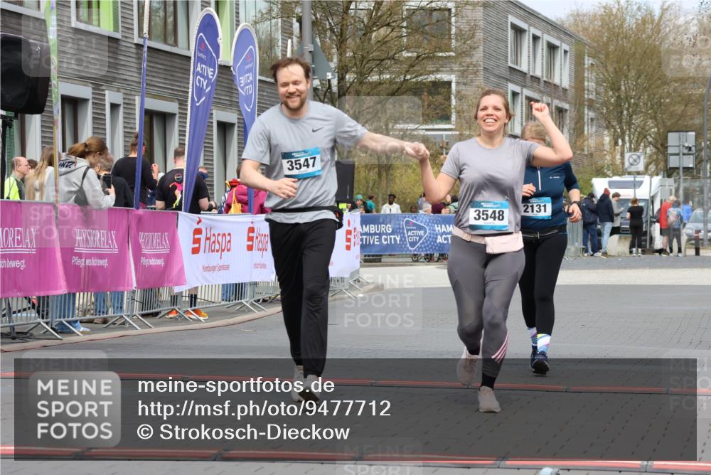 12.04.2026 - 45. Internationalen Wilhelmsburger Insellauf Strokosch-Dieckow http://msf.ph/oto/9477712 12.04.2026 13:30:12 Ziel 3547, 3548, 2131 meine-sportfotos.de