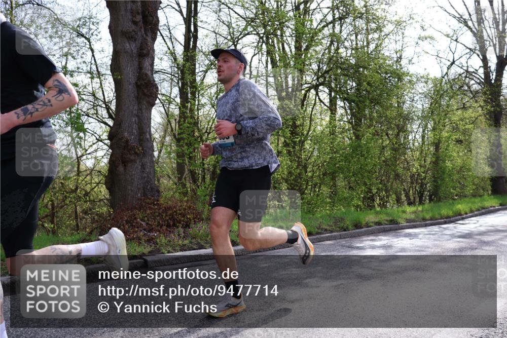 12.04.2026 - 45. Internationalen Wilhelmsburger Insellauf Yannick Fuchs http://msf.ph/oto/9477714 12.04.2026 10:14:07 Laufen  meine-sportfotos.de