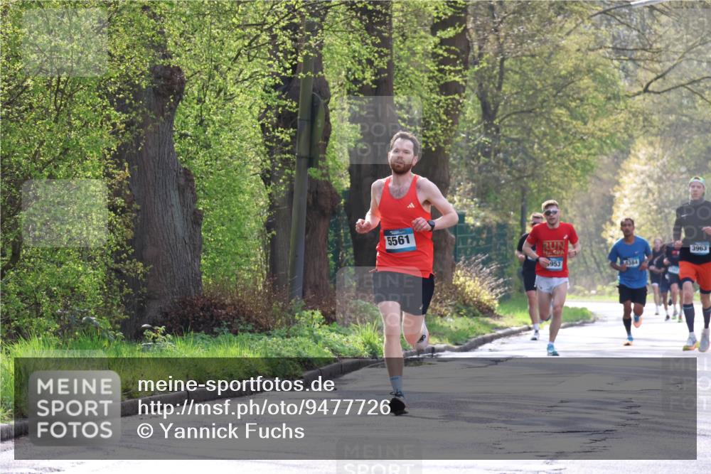 12.04.2026 - 45. Internationalen Wilhelmsburger Insellauf Yannick Fuchs http://msf.ph/oto/9477726 12.04.2026 10:14:10 Laufen 5561, 953, 4384, 3963 meine-sportfotos.de
