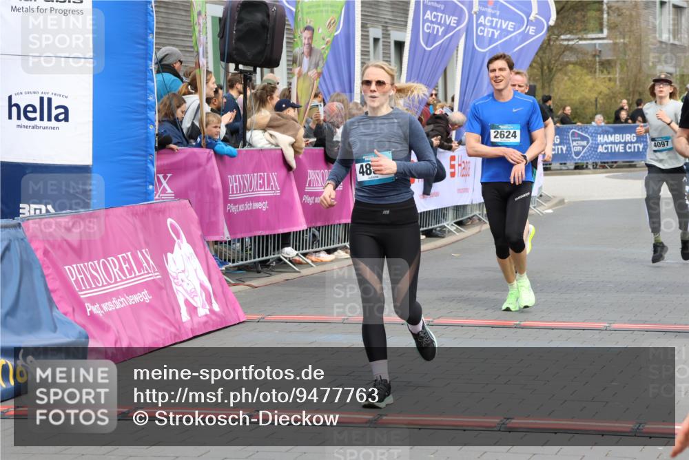 12.04.2026 - 45. Internationalen Wilhelmsburger Insellauf Strokosch-Dieckow http://msf.ph/oto/9477763 12.04.2026 12:57:42 Ziel 3973, 4853, 4569, 2624, 5801, 4097 meine-sportfotos.de