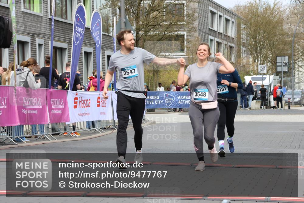 12.04.2026 - 45. Internationalen Wilhelmsburger Insellauf Strokosch-Dieckow http://msf.ph/oto/9477767 12.04.2026 13:30:12 Ziel 3547, 3548, 2131 meine-sportfotos.de