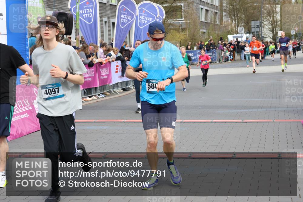 12.04.2026 - 45. Internationalen Wilhelmsburger Insellauf Strokosch-Dieckow http://msf.ph/oto/9477791 12.04.2026 12:57:46 Ziel 4569, 2624, 5801, 4097, 5744, 4524, 4259 meine-sportfotos.de
