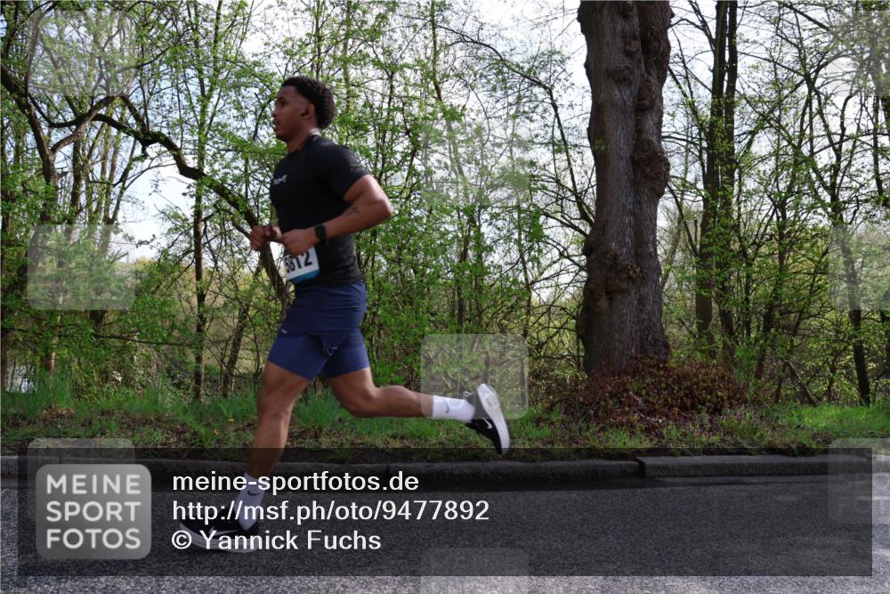 12.04.2026 - 45. Internationalen Wilhelmsburger Insellauf Yannick Fuchs http://msf.ph/oto/9477892 12.04.2026 10:14:34 Laufen 5812 meine-sportfotos.de