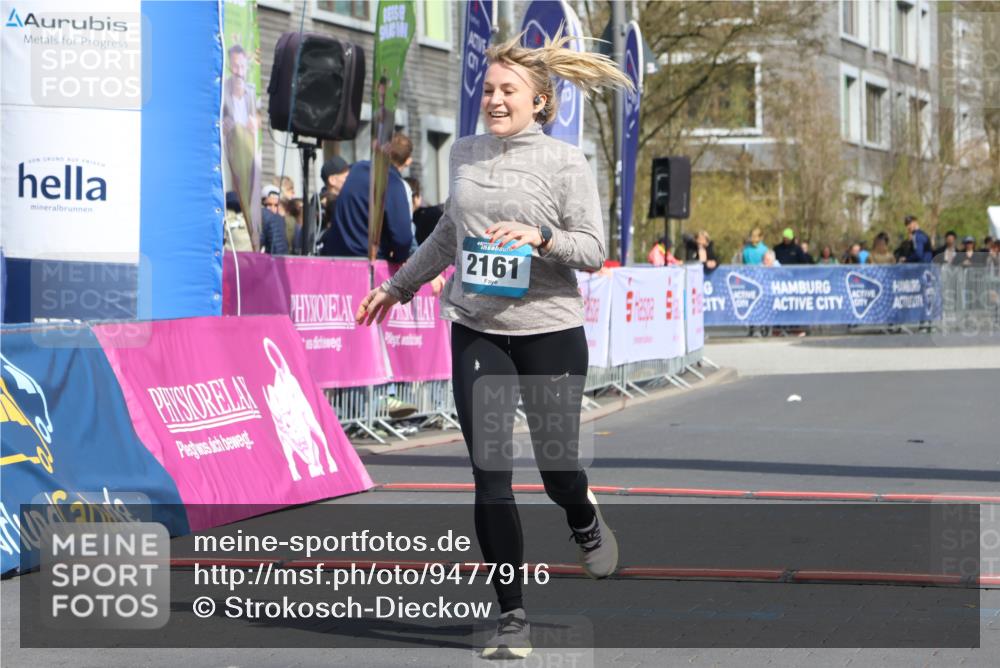 12.04.2026 - 45. Internationalen Wilhelmsburger Insellauf Strokosch-Dieckow http://msf.ph/oto/9477916 12.04.2026 11:40:34 Ziel 2161 meine-sportfotos.de