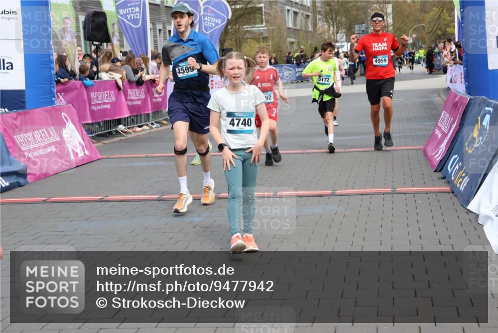 12.04.2026 - 45. Internationalen Wilhelmsburger Insellauf Strokosch-Dieckow http://msf.ph/oto/9477942 12.04.2026 12:57:56 Ziel 5696, 4740, 4599, 5062, 4851, 5172, 4959, 5322 meine-sportfotos.de