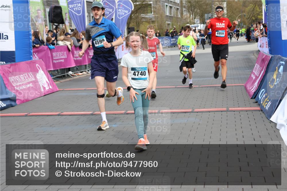 12.04.2026 - 45. Internationalen Wilhelmsburger Insellauf Strokosch-Dieckow http://msf.ph/oto/9477960 12.04.2026 12:57:56 Ziel 5696, 4740, 4599, 5062, 4851, 5172, 4959, 5322 meine-sportfotos.de