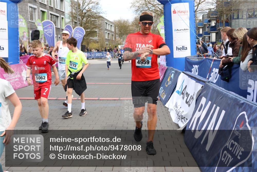 12.04.2026 - 45. Internationalen Wilhelmsburger Insellauf Strokosch-Dieckow http://msf.ph/oto/9478008 12.04.2026 12:57:59 Ziel 4599, 5062, 4851, 5172, 4959, 5322, 5129, 3190 meine-sportfotos.de