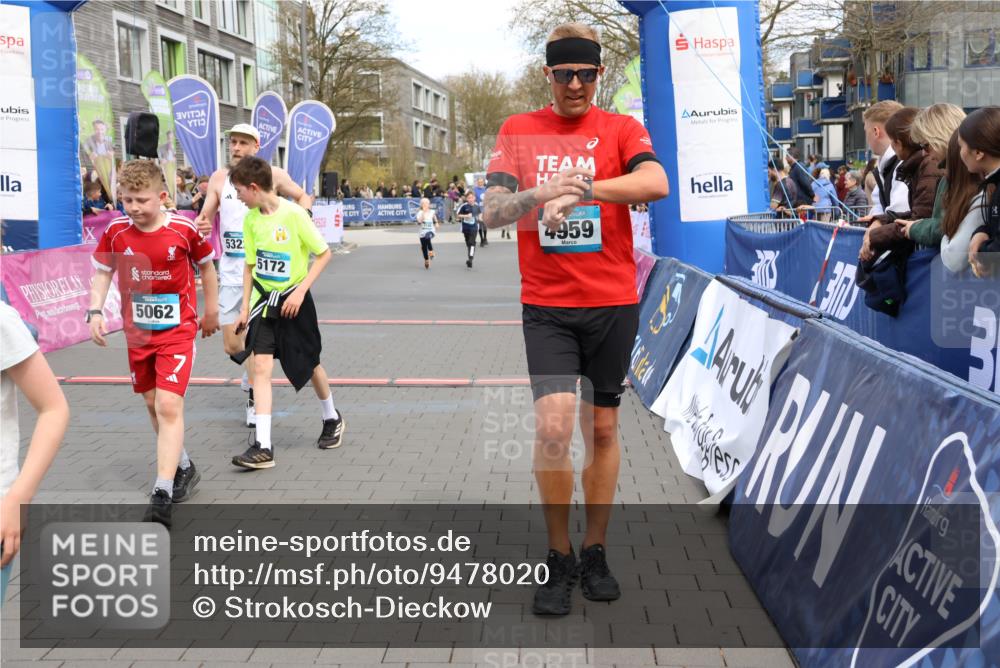 12.04.2026 - 45. Internationalen Wilhelmsburger Insellauf Strokosch-Dieckow http://msf.ph/oto/9478020 12.04.2026 12:58:00 Ziel 5062, 4851, 5172, 4959, 5322, 5129, 3190 meine-sportfotos.de
