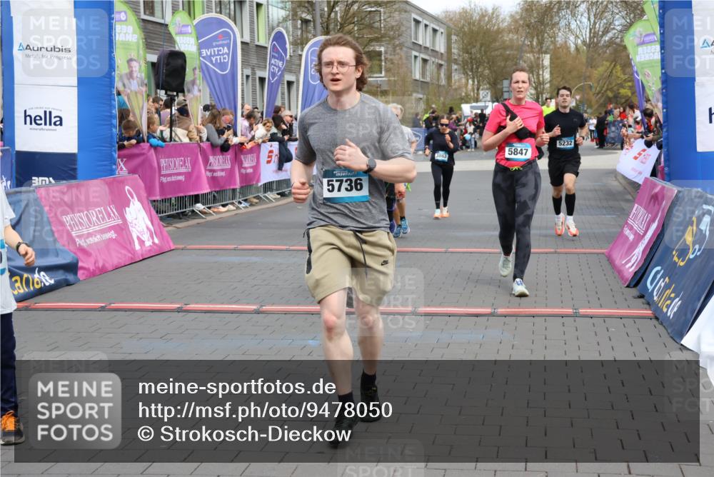 12.04.2026 - 45. Internationalen Wilhelmsburger Insellauf Strokosch-Dieckow http://msf.ph/oto/9478050 12.04.2026 12:58:08 Ziel 5736, 3189, 5847, 3439, 5232, 5277, 3863, 4887 meine-sportfotos.de