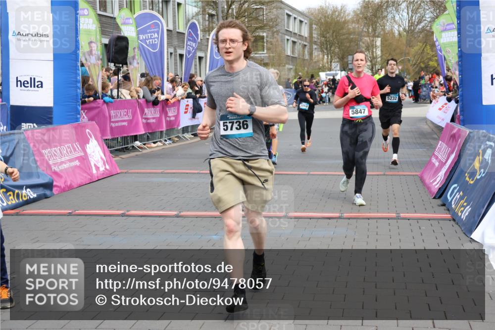 12.04.2026 - 45. Internationalen Wilhelmsburger Insellauf Strokosch-Dieckow http://msf.ph/oto/9478057 12.04.2026 12:58:08 Ziel 5736, 3189, 5847, 3439, 5232, 5277, 3863, 4887 meine-sportfotos.de