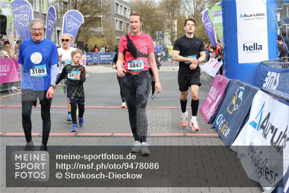 12.04.2026 - 45. Internationalen Wilhelmsburger Insellauf Strokosch-Dieckow http://msf.ph/oto/9478086 12.04.2026 12:58:10 Ziel 5736, 3189, 5847, 3439, 5232, 5277, 3863, 4887 meine-sportfotos.de