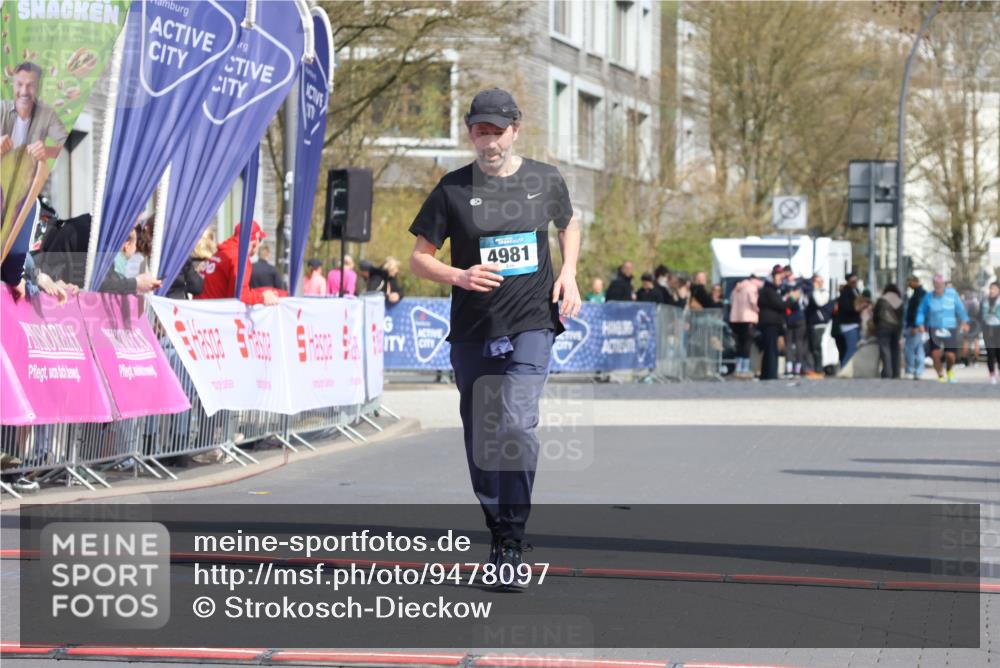 12.04.2026 - 45. Internationalen Wilhelmsburger Insellauf Strokosch-Dieckow http://msf.ph/oto/9478097 12.04.2026 11:41:12 Ziel 4981 meine-sportfotos.de