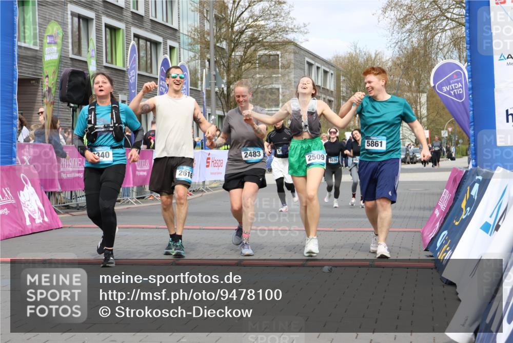 12.04.2026 - 45. Internationalen Wilhelmsburger Insellauf Strokosch-Dieckow http://msf.ph/oto/9478100 12.04.2026 13:29:49 Ziel 2340, 5861, 2509, 2483, 2616, 5535, 5536, 5539 meine-sportfotos.de