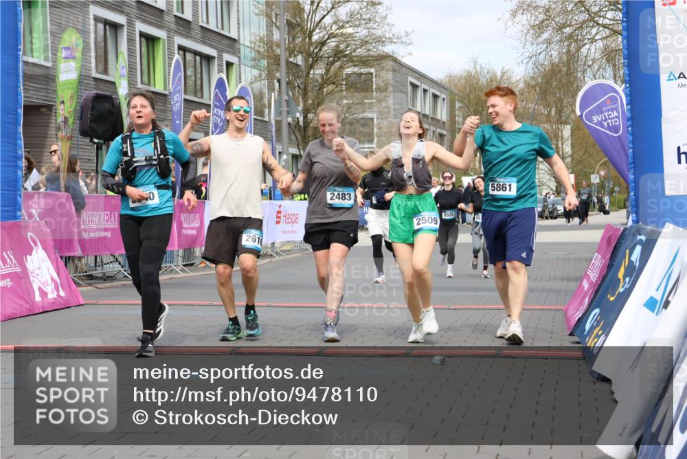 12.04.2026 - 45. Internationalen Wilhelmsburger Insellauf Strokosch-Dieckow http://msf.ph/oto/9478110 12.04.2026 13:29:49 Ziel 2340, 5861, 2509, 2483, 2616, 5535, 5536, 5539 meine-sportfotos.de