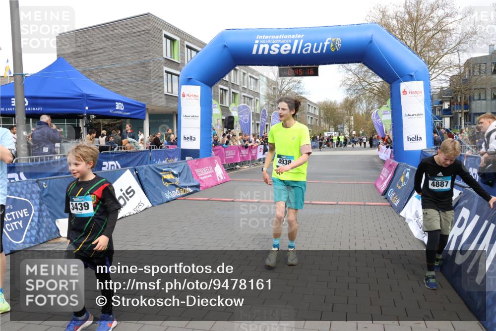 12.04.2026 - 45. Internationalen Wilhelmsburger Insellauf Strokosch-Dieckow http://msf.ph/oto/9478161 12.04.2026 12:58:16 Ziel 4938, 3213, 2447 meine-sportfotos.de