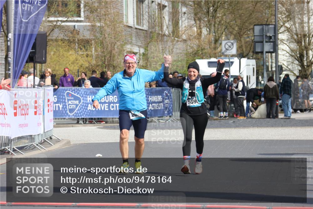12.04.2026 - 45. Internationalen Wilhelmsburger Insellauf Strokosch-Dieckow http://msf.ph/oto/9478164 12.04.2026 11:41:25 Ziel  meine-sportfotos.de