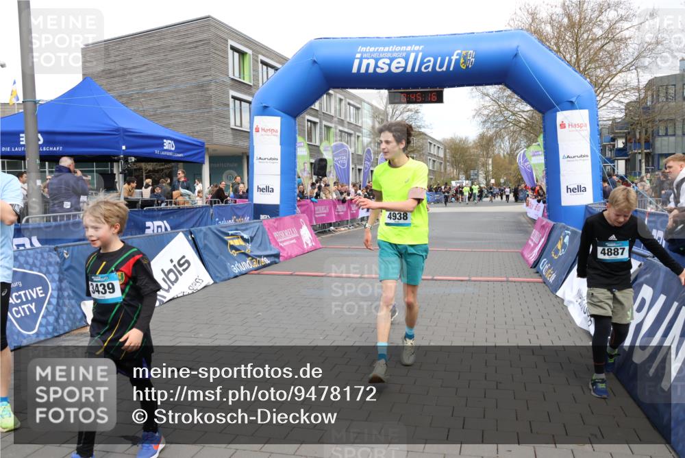 12.04.2026 - 45. Internationalen Wilhelmsburger Insellauf Strokosch-Dieckow http://msf.ph/oto/9478172 12.04.2026 12:58:16 Ziel 4938, 3213, 2447 meine-sportfotos.de