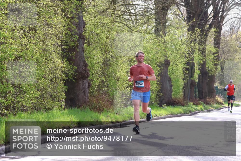 12.04.2026 - 45. Internationalen Wilhelmsburger Insellauf Yannick Fuchs http://msf.ph/oto/9478177 12.04.2026 10:15:15 Laufen 4052 meine-sportfotos.de