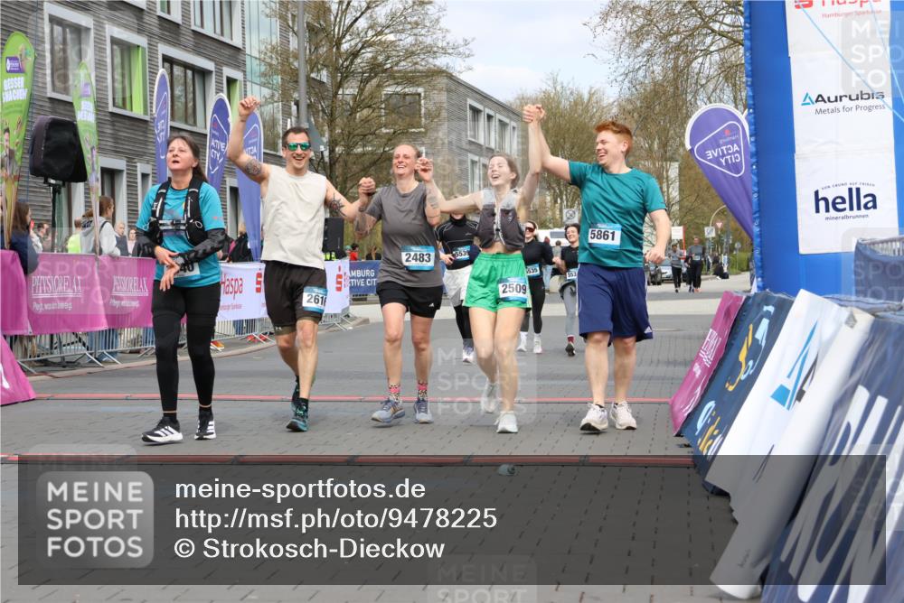 12.04.2026 - 45. Internationalen Wilhelmsburger Insellauf Strokosch-Dieckow http://msf.ph/oto/9478225 12.04.2026 13:29:49 Ziel 2340, 5861, 2509, 2483, 2616, 5535, 5536, 5539 meine-sportfotos.de