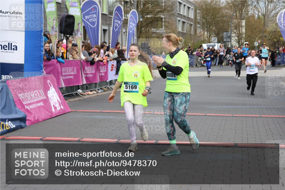 12.04.2026 - 45. Internationalen Wilhelmsburger Insellauf Strokosch-Dieckow http://msf.ph/oto/9478370 12.04.2026 12:58:28 Ziel 5211, 4968, 2707, 5169, 5214, 4955 meine-sportfotos.de