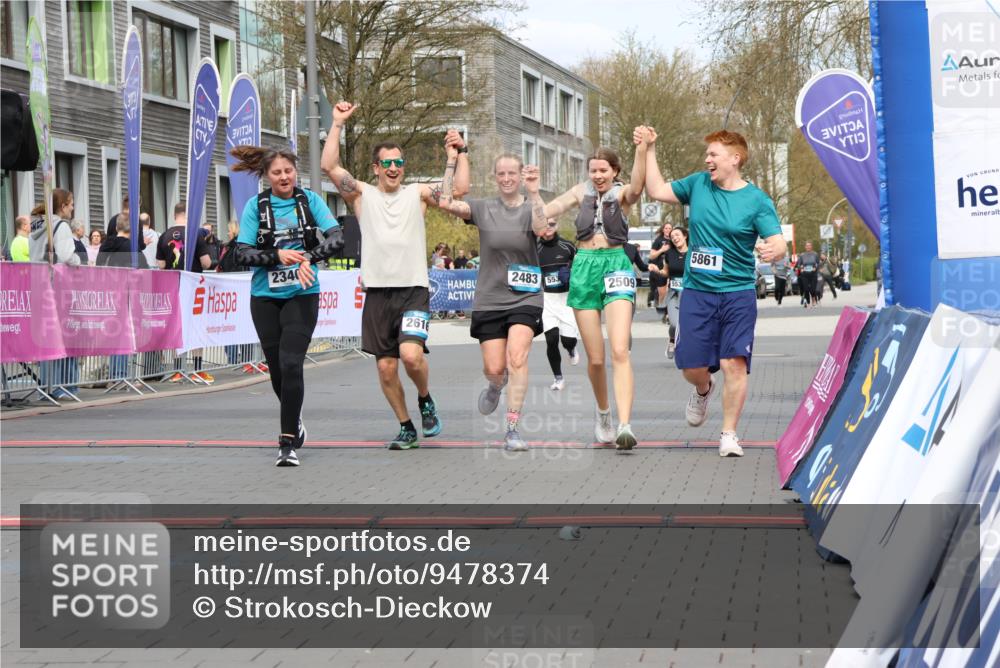 12.04.2026 - 45. Internationalen Wilhelmsburger Insellauf Strokosch-Dieckow http://msf.ph/oto/9478374 12.04.2026 13:29:48 Ziel 2650, 2340, 5861, 2509, 2483, 2616, 5535, 5536, 5539 meine-sportfotos.de