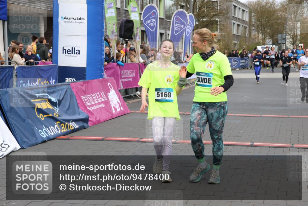 12.04.2026 - 45. Internationalen Wilhelmsburger Insellauf Strokosch-Dieckow http://msf.ph/oto/9478400 12.04.2026 12:58:29 Ziel 4968, 2707, 5169, 5214, 4955 meine-sportfotos.de